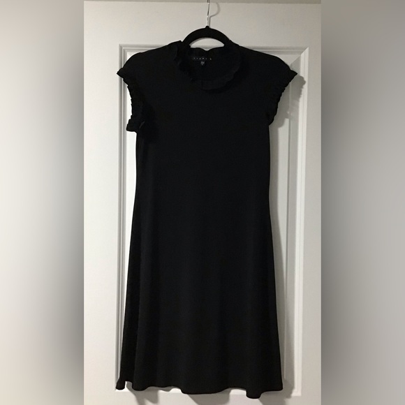 Cute Simple Flowy Black Dress - Picture 1 of 3
